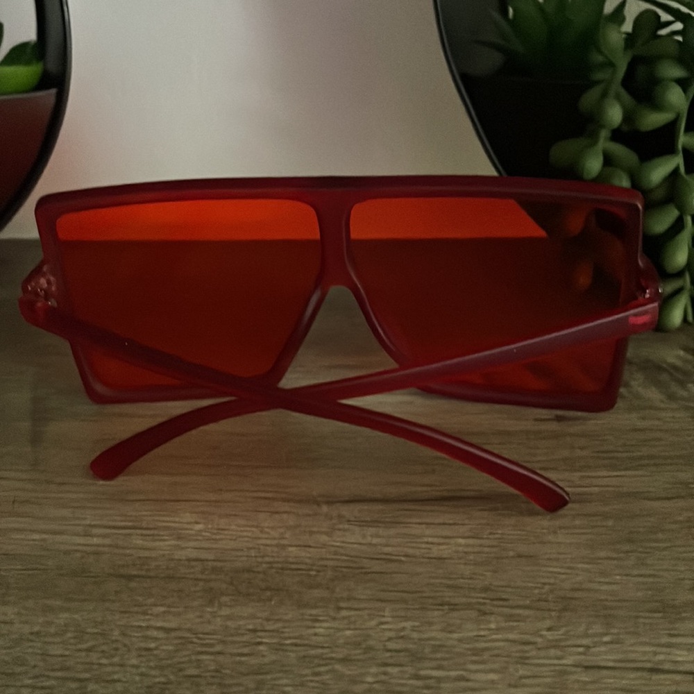 ❤️‍🔥Red❤️‍🔥 Shades - Picture 4 of 4